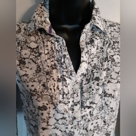 Aeropostale gray/white floral button up - Picture 4 of 5
